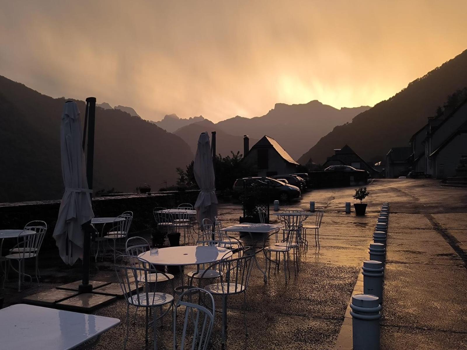 Chateau D'Arance Hotel Restaurant Espace Bien-Etre Cette-Eygun エクステリア 写真