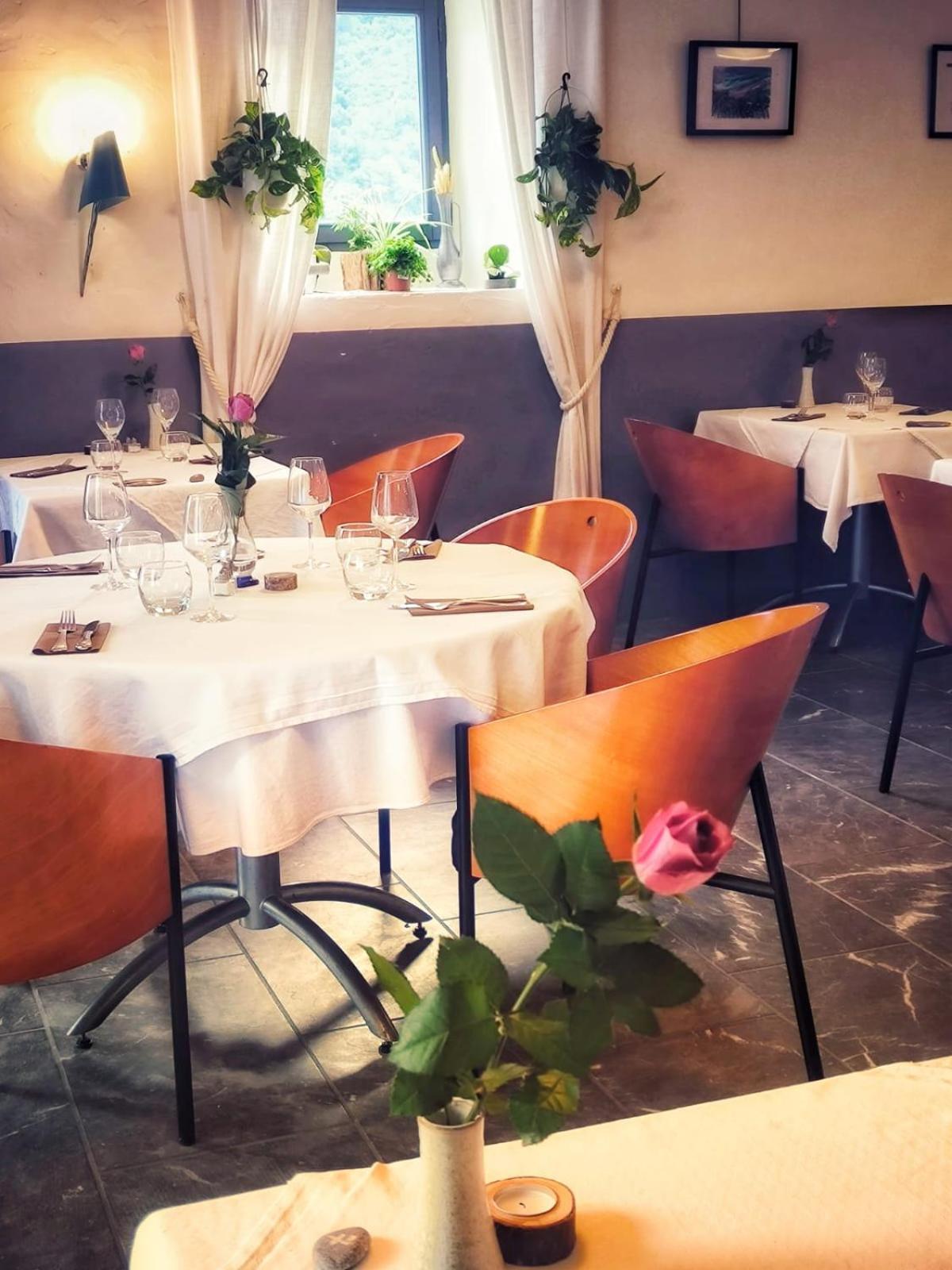 Chateau D'Arance Hotel Restaurant Espace Bien-Etre Cette-Eygun エクステリア 写真