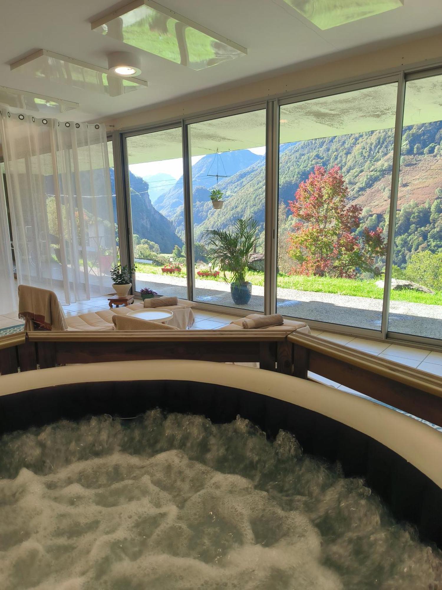 Chateau D'Arance Hotel Restaurant Espace Bien-Etre Cette-Eygun エクステリア 写真